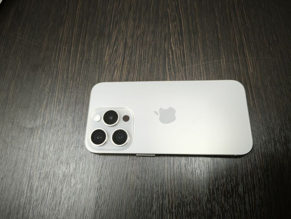 Продам айфон 15 pro 128