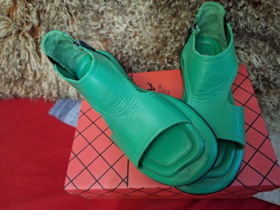 Продам сандали европейские