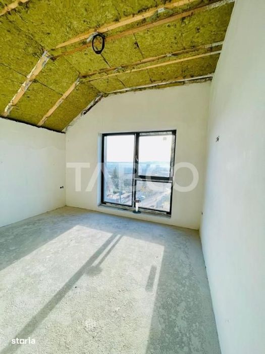 Duplex cu 2 garaje semifinisat de vanzare cartierul Dambul Rotund