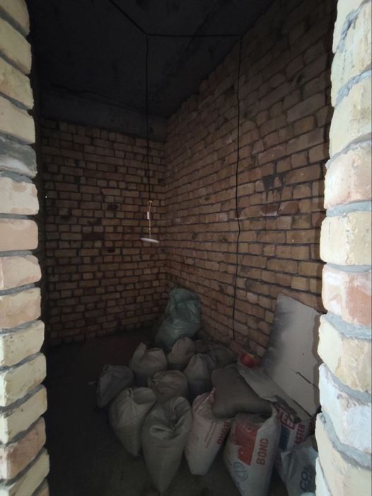 Yengi O’zbekiston tarafda 2xonali dom srochna sotiladi. Квартира