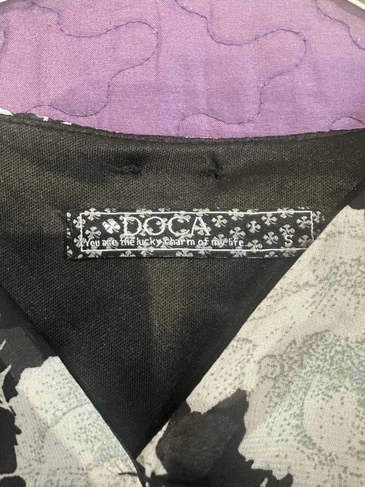 Дамска рокля в черно и бяло на DOCA