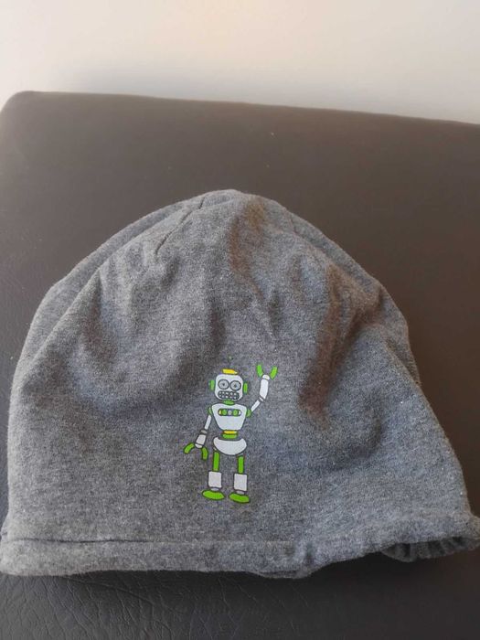 НОВА Детска Шапка с Роботче
