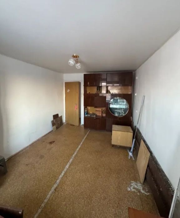 Продам 2-ух комнатную.