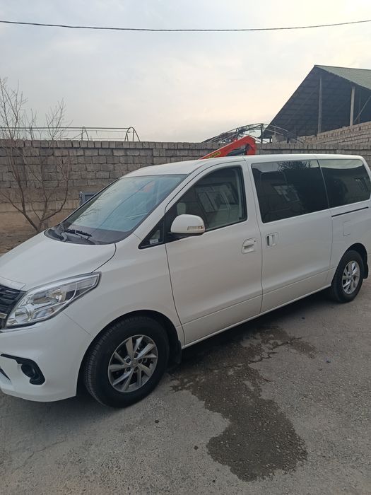 Dongfeng m5 plus miniven
