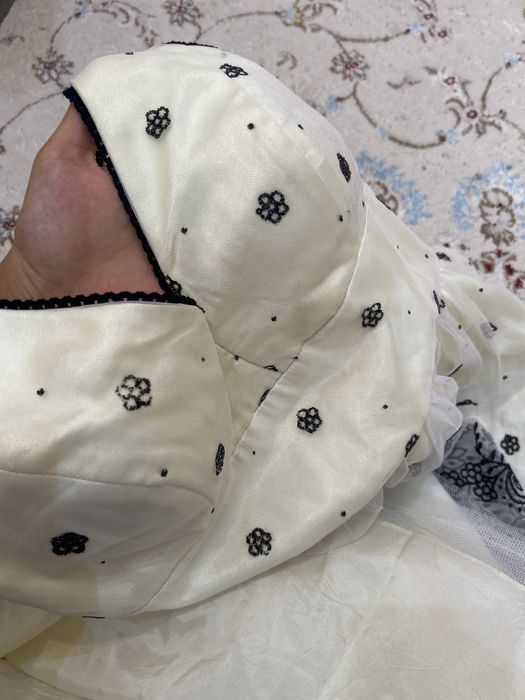 Платье бежевое со стразами