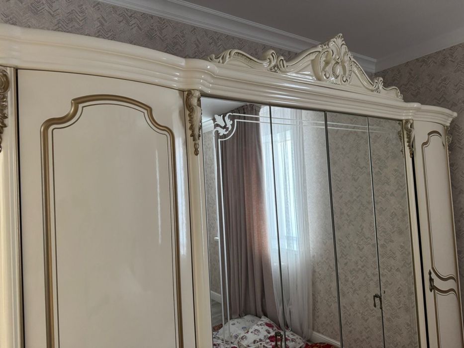 Продам спальный гарнитур