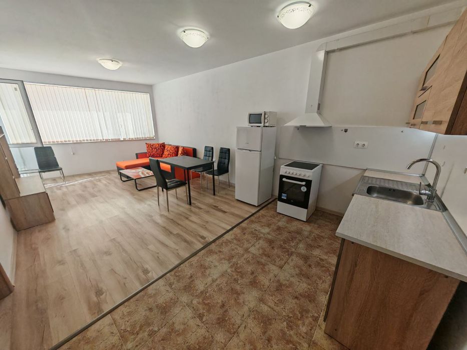 Ключ в офиса! Обзавдене двустаен апартамент в Сентрал парк. Южно изло