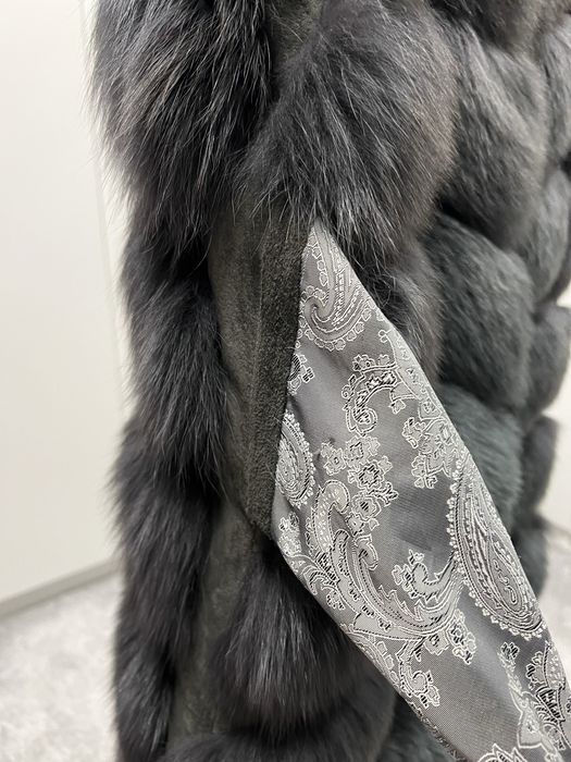 Vesta de blana lunga asa inchisa