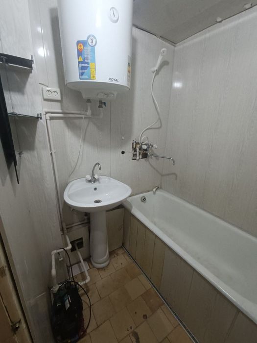 3 honali uy sotiladi