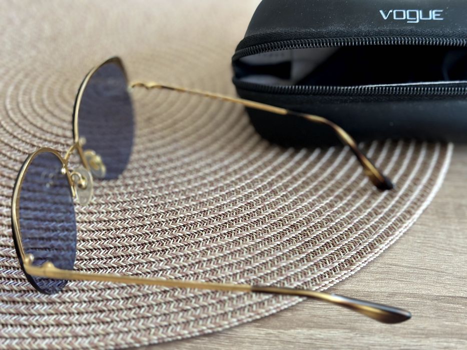 Дамски сини слънчеви очила Vogue