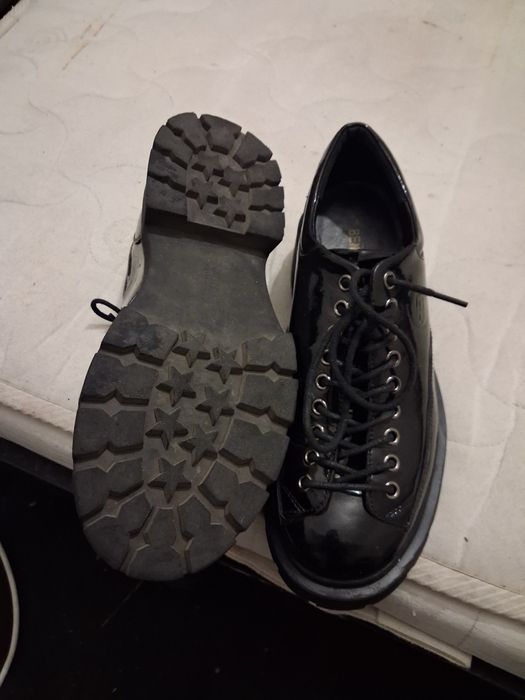 Vind pantofi piele naturala lac