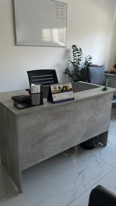 Продам 4 офисных стола