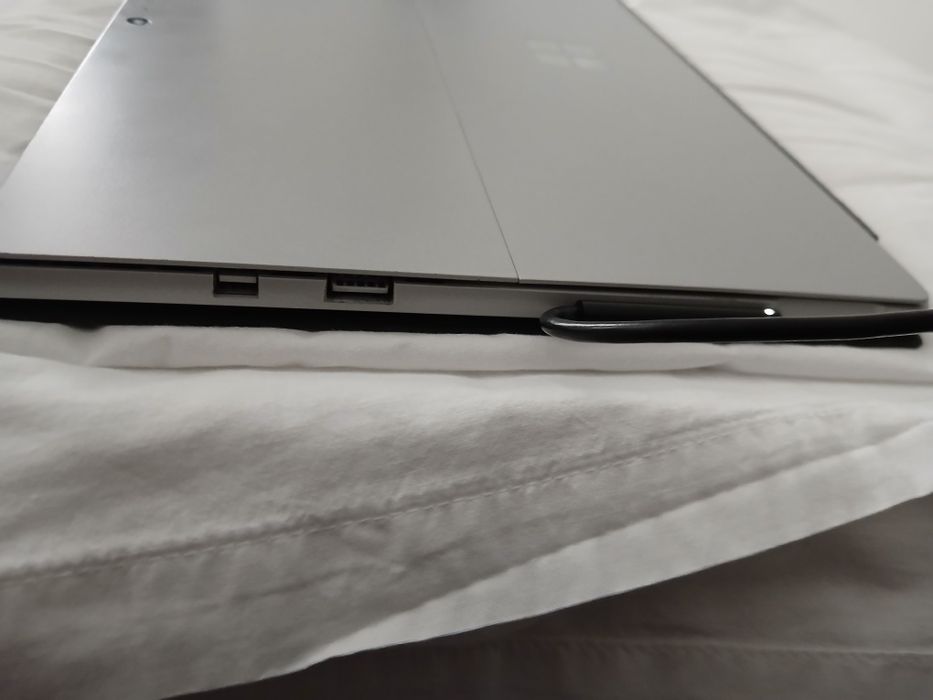 Microsoft Surface Pro 2017 model 1796 în stare impecabilă