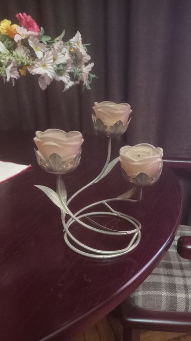 Продаю красивый подсвечник.