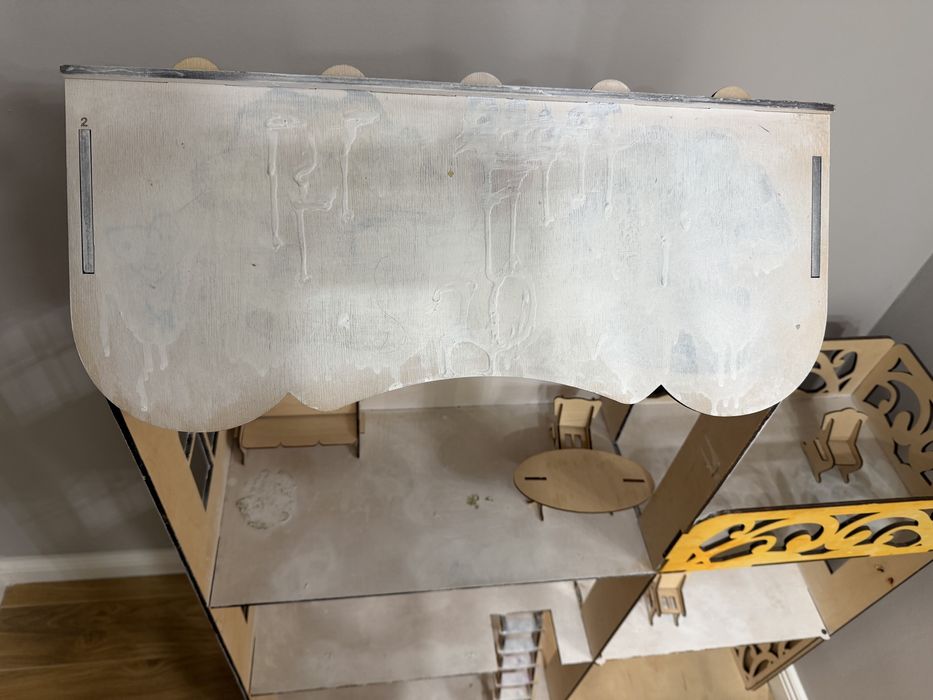 Кукольный деревянный домик