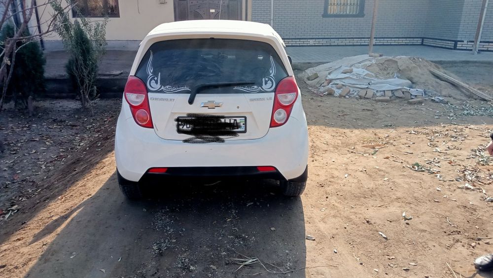 Спарк мошинаси сотилади