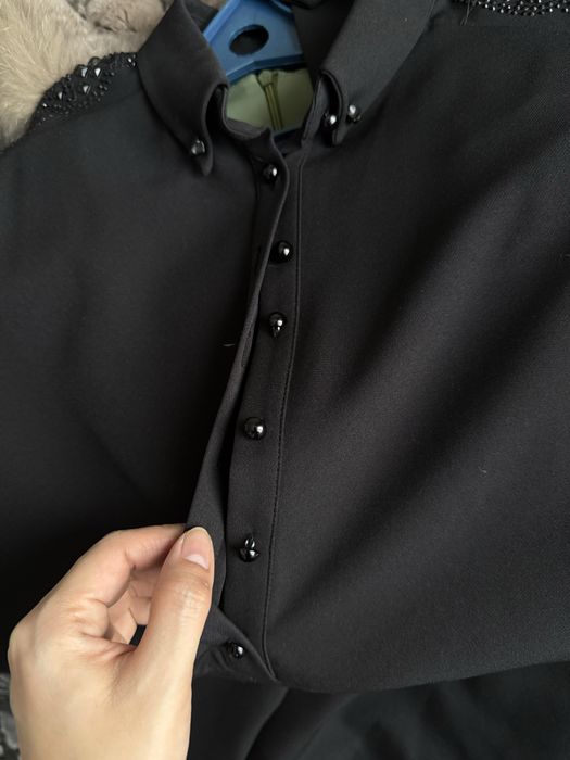 Продаю платья отл