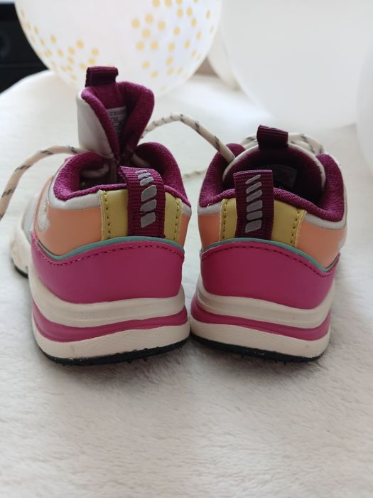 Маратонки Zara 22