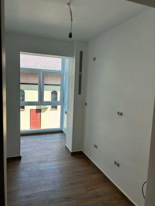 Garsonieră | piața mică | renovată integral | etajul 1