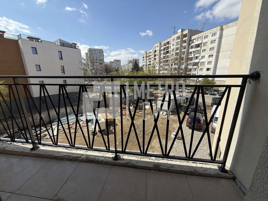 Продава се Двустаен апартамент в София, Младост 3 - 66 кв.м за 2334 €/кв.м - Снимка #3