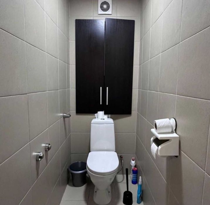 Cдам 1 ком . квартиру на стрелке