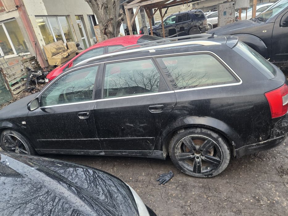 Ауди а4  2.5  автомат 180к.с