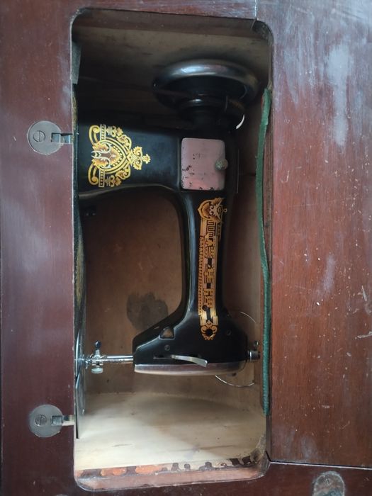 Крачна шевна машина