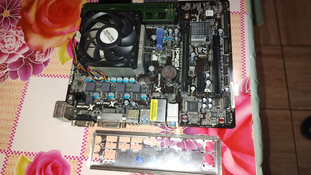 Kituri Complete AMD și INTEL