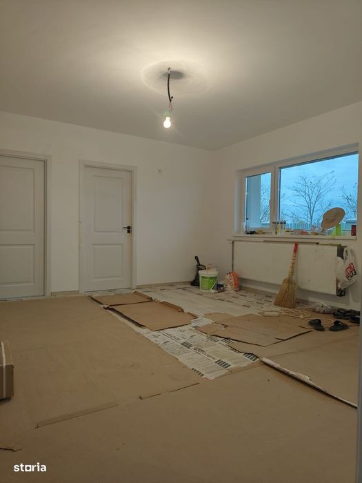 FARA COMISION casa cu 4 camere 2 bai PARTER + Pod Mansardabil la cheie