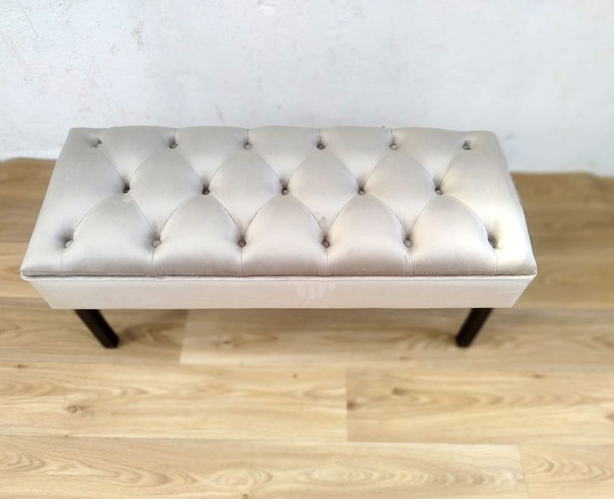 Vând bancheta, bancuta tapițata model cu nasturi