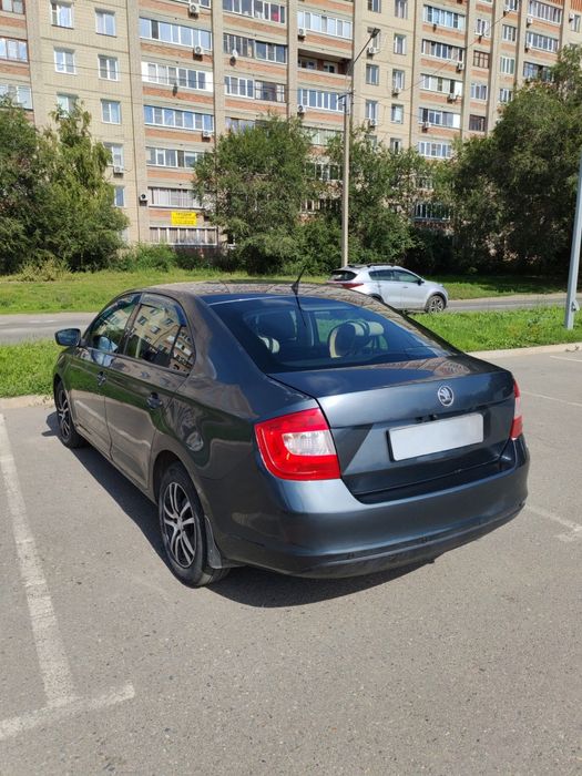 skoda rapid 1. 6  мех. Торг.