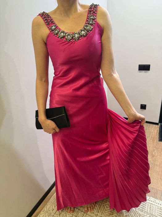 Вечернее женское платье