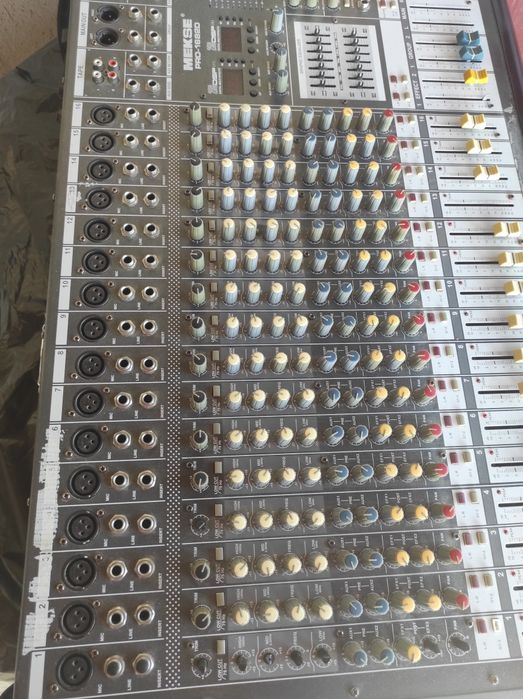 Vând mixer activ  meckse  2×350 wați