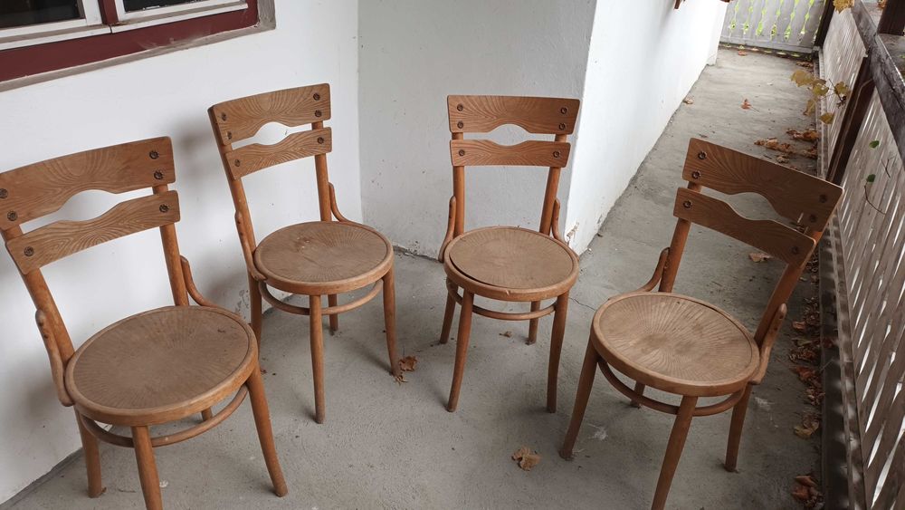 Vechime Scaune Masă Lustre tavan Dulap Scaune