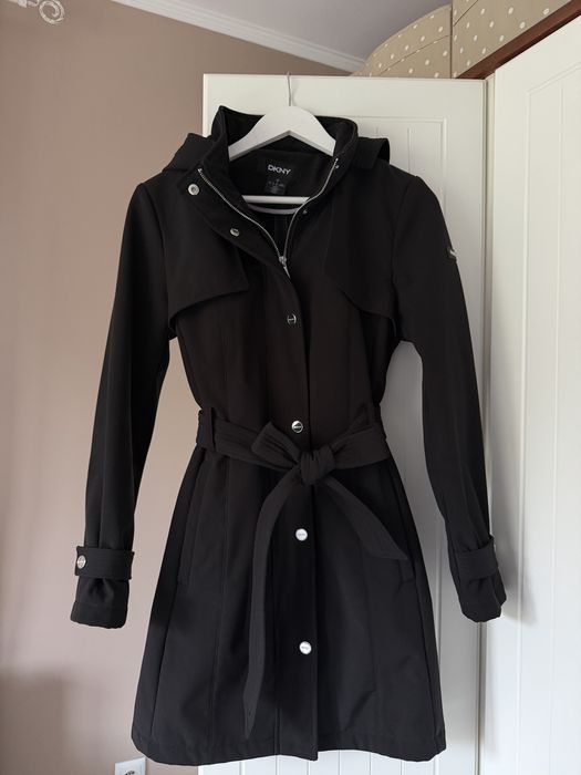Палто / trench coat, S размер на DKNY водоустойчиво