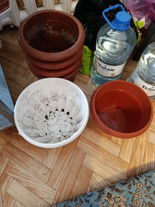 Горшки для цветов. Б/У