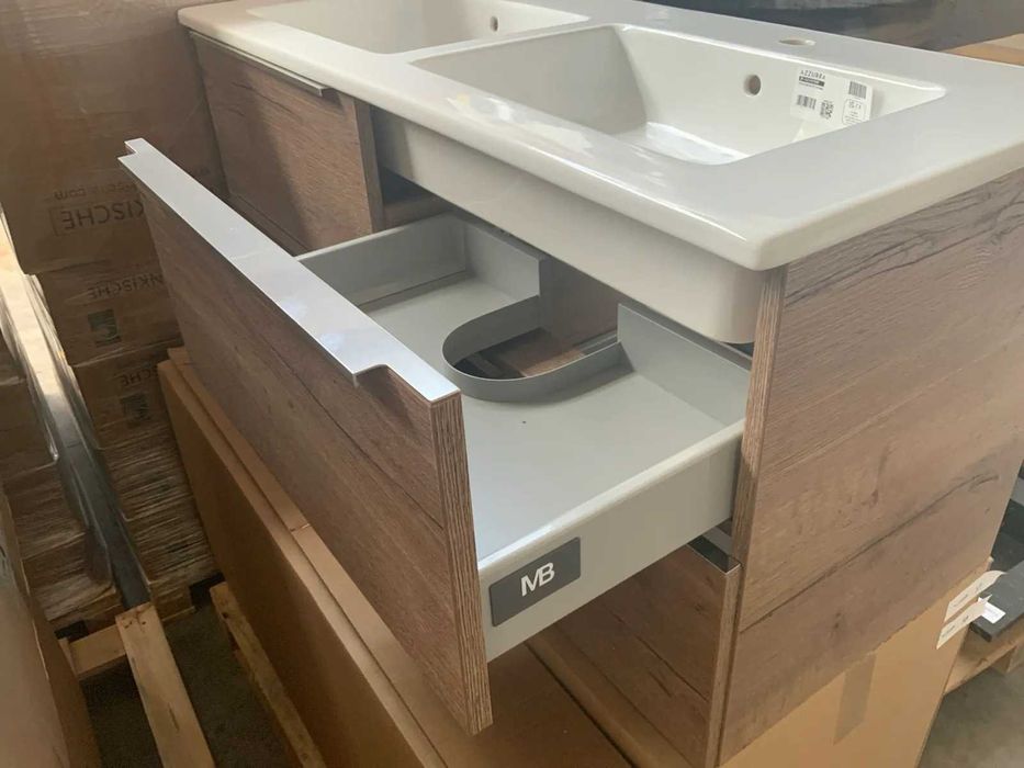 висящ шкаф за баня