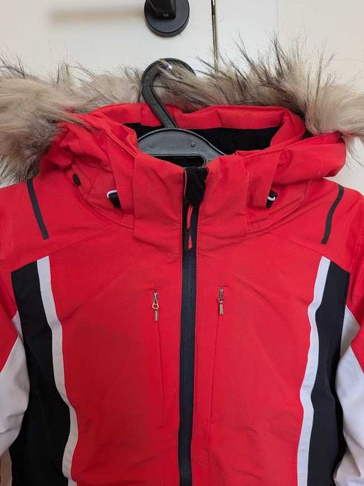 Чисто ново дамско яке ICEPEAK за ски и зимни спортове – размер 36 (S)