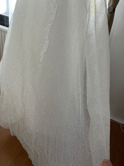 Rochie mireasa aproape noua ,imbracata  o singura data