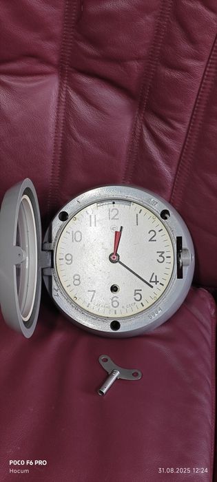 Часы морские каютные СССР. В отличном состоянии.