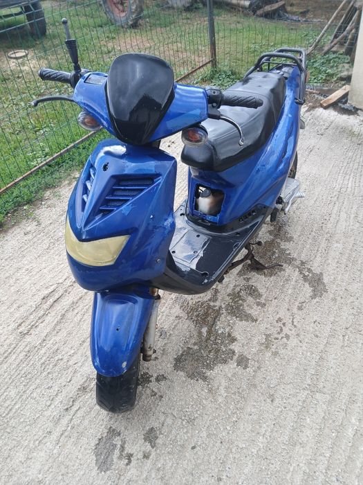 Scuter 49 centimetri cubi