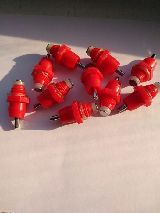 Поилки  для  кур.