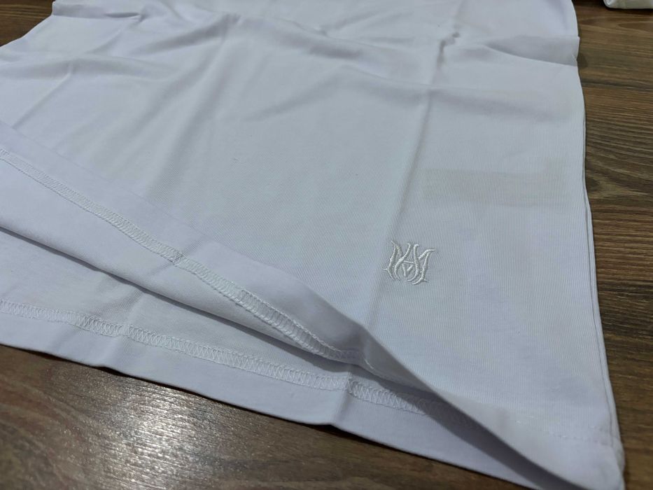 Изчистена Мъжка тениска Amiri Regular Fit с Бродерия