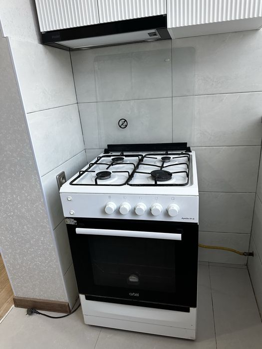 Продам срочно газ плиту