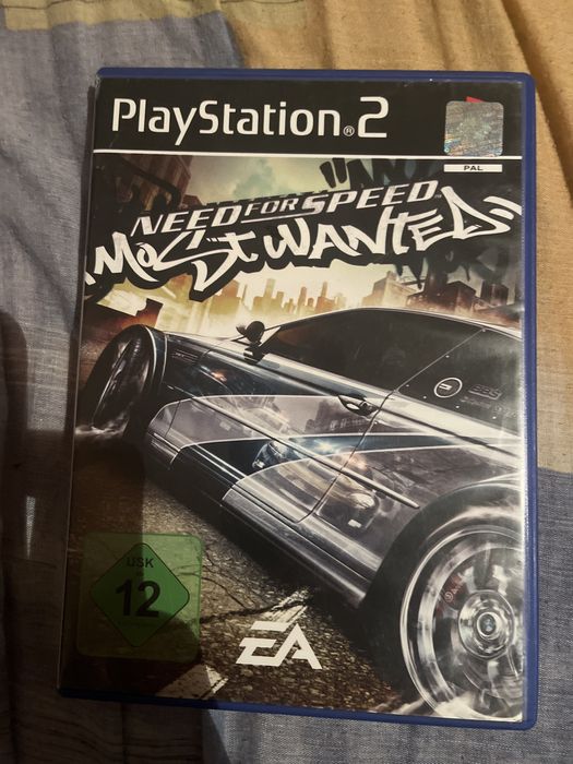 4 игри за playstation 2 +джойстик .