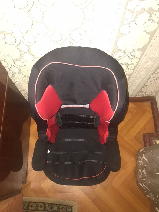 Автомобильное кресло