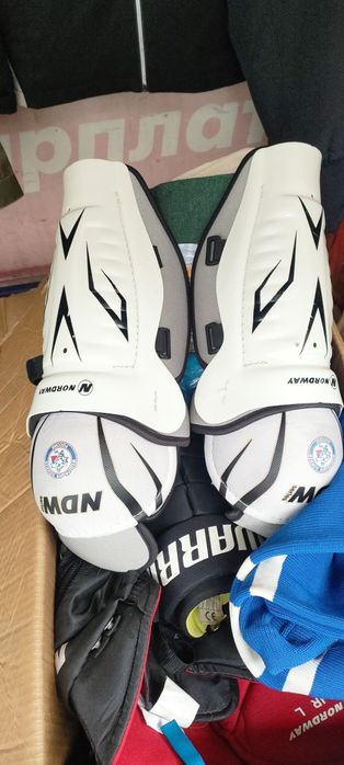 Щитки до хоккея. Трико