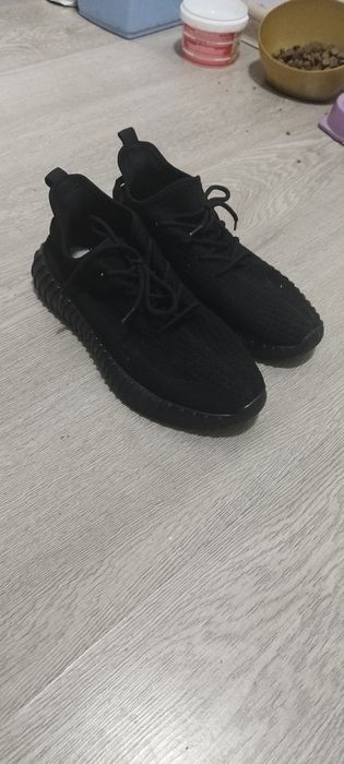 Продаются кроссовки