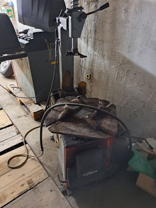 Оборудване/машини за сервиз за гуми