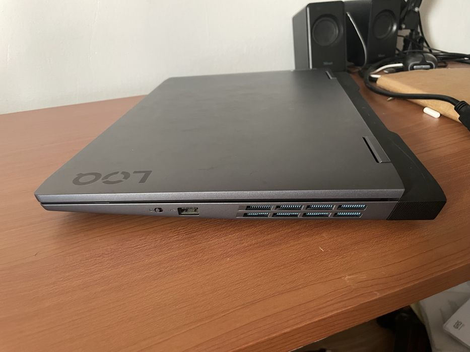 Leptop Lenovo 15IRH8